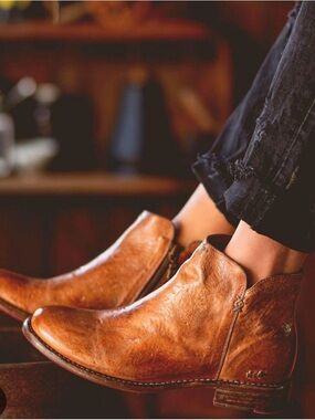 Bed|Stu Yurisa Boot- Tan Leather Women’s Size 9